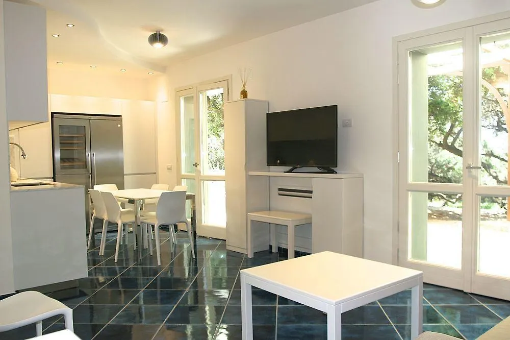 Hotel Il Delfino San Vincenzo 3*,