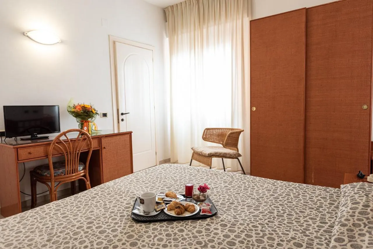 Hotel Il Delfino San Vincenzo 3*,  Itálie